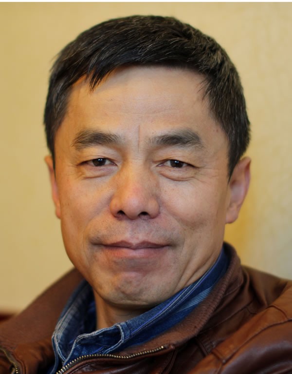 教授,大连艺术学院艺术设计学院院长;